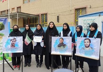 غرس نهال در دبیرستان شاهد ندای فاطمه (س) ناحیه دو شهرری به مناسبت روز درختکاری 