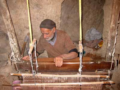 معرفی سنت عبا بافی در کوهپایه توسط خبرنگار پانا 