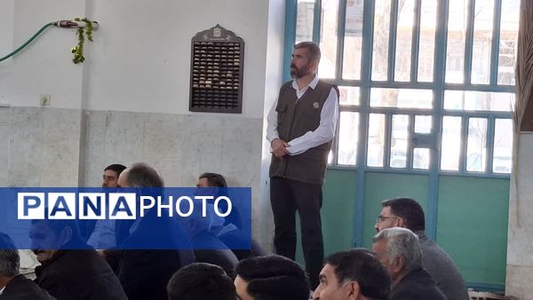 حضور پرشور دانش‌آموزان در مراسم عبادی - سیاسی نماز جمعه شهرستان مروست