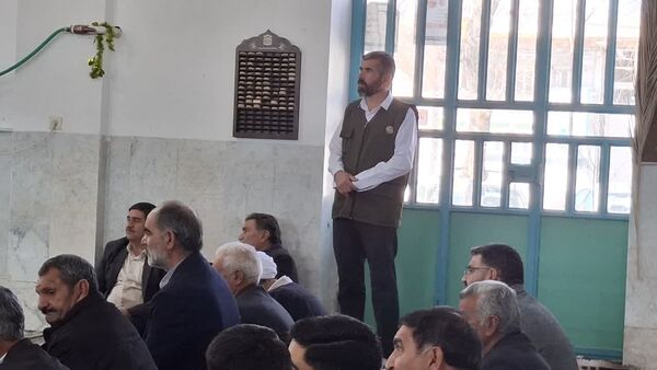حضور پرشور دانش‌آموزان در مراسم عبادی - سیاسی نماز جمعه شهرستان مروست