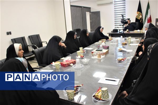 محفل شعر بانوان «رحیل» ویژه کودکان شهید 