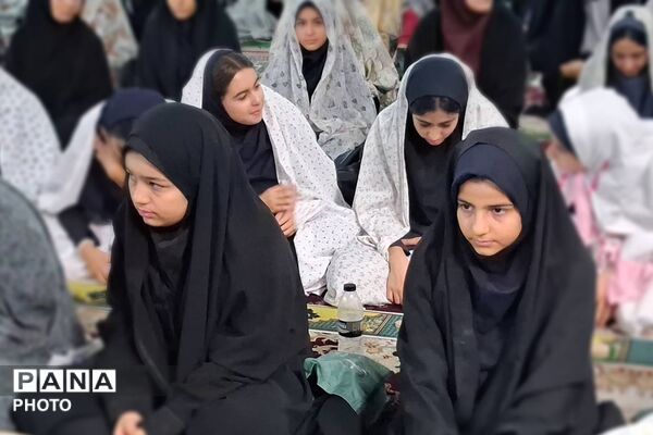 دانش‌آموزان بهارستانی، طلایه‌داران وحدت و معنویت در نماز جمعه