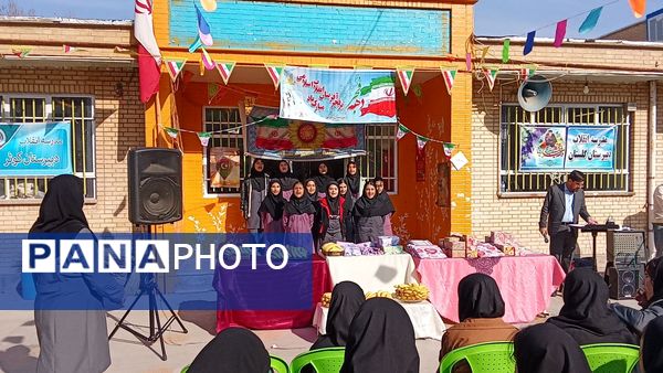 جشن دهه فجر در دبیرستان گلستان آشخانه