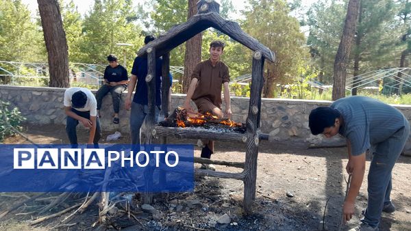 خودکفایی در آشپزی؛ دانش‌آموزان جوجه را از زغال تا سفره رساندند