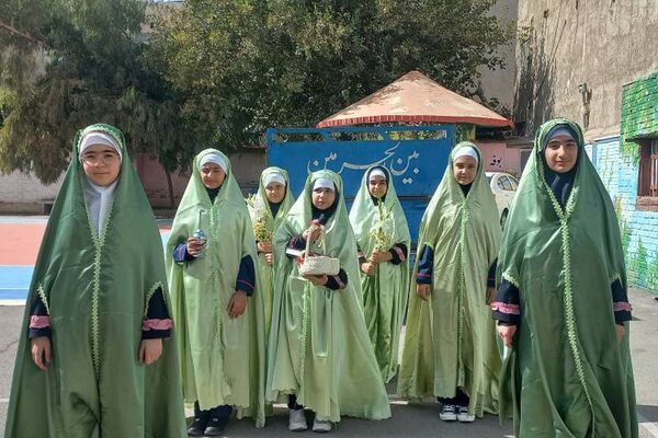 از درس تا دفاع مقدس،دانش آموزان پای کار یاد شهدا با طنین صدای زنگ مقاومت و ایثار 