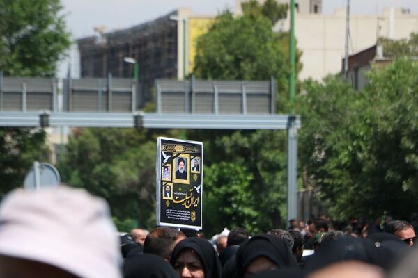 وداع با پیکر مطهر شهید حسین امیرعبدالهیان در شهرستان ری