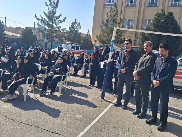 گرامیداشت پدافند غیرعامل با حضور مسئولان شهرستان در دبیرستان وکیلی ۹