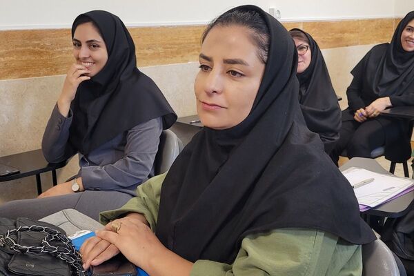 جلسه شورای معلمان دبیرستان نمونه دولتی ولایت