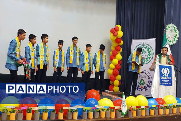 تجلیل از مربیان و دانش‌آموزان برتر شهرستان جم