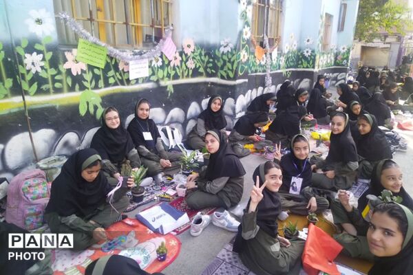  ایستگاه‌ نشاط و شادی در دبستان رضوان