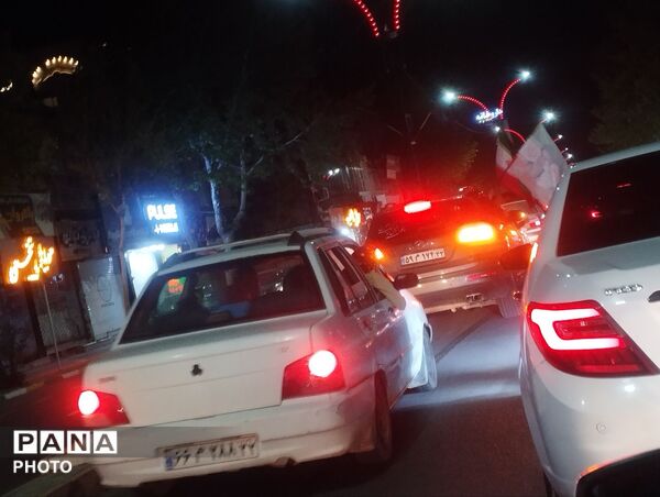 رژه خودرویی شبانه  در شهرستان کاشمر
