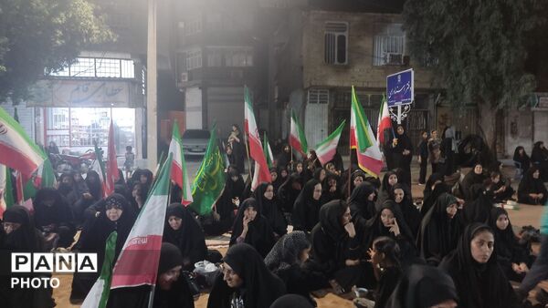 سینه‌زنی‌های عاشورایی در شب‌های پرشور حاجی‌آباد