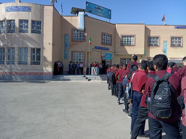 مراسم تقدیر از دبیران دبیرستان نمونه آیت الله خامنه‌ای