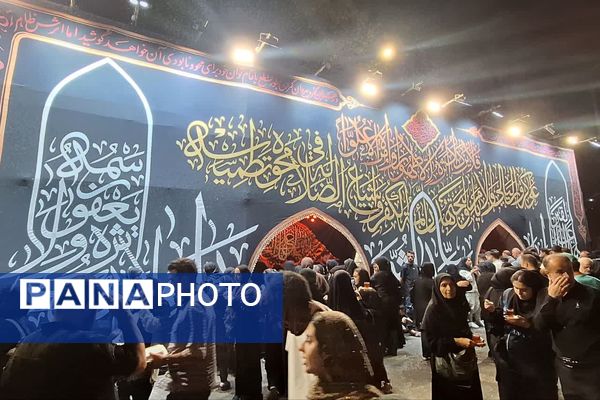 موکب‌های عزاداری در جای جای مشهد، جلوه‌ای از عشق و ماتم در شب سالروز شهادت امام رضا (ع)