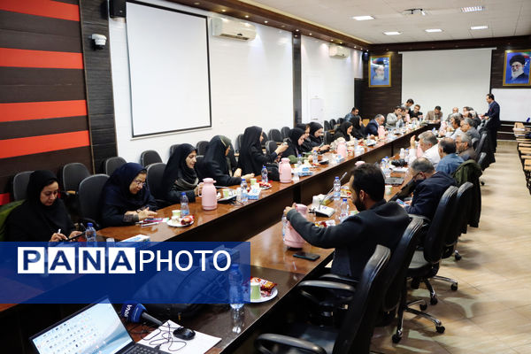 برگزاری نشست خبری مدیرکل راه و شهرسازی استان یزد و مدیران دستگاه‌های متولی مسکن