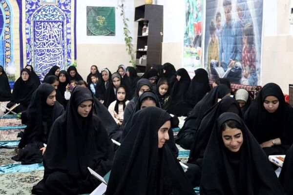 برگزاری باشکوه دومین محفل قرآنی «رواق» با محوریت ترویج جلسات خانگی قرآن در شهرستان فلارد