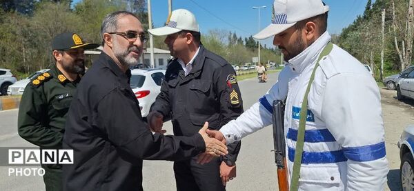 بازدید فرمانده انتظامی گلستان از خدمت‌رسانی کارکنان انتظامی در کردکوی 