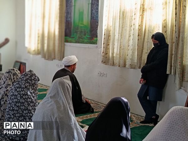 اجلاسیه نماز در دبیرستان کوثر فرهنگیان