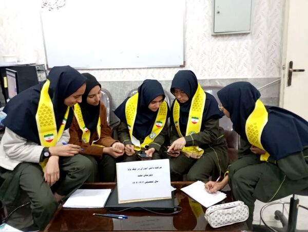برگزاری لیگ پایا در دبیرستان عفت