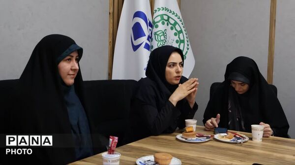 تولدی دوباره برای پانا در کنار خبرنگاران برتر 