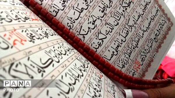 مردم دزک در شب قدر در مسجد امام حسین (ع) به نیایش و عبادت پرداختند
