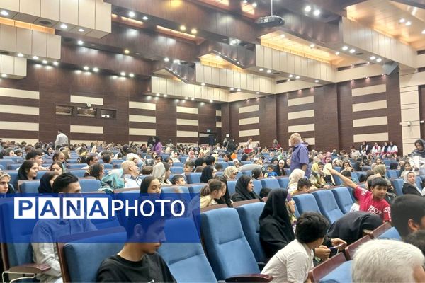برگزاری جشن نور و معرفت؛ آیین ولادت پیامبر رحمت در فرهنگ‌سرای بعثت صفادشت 