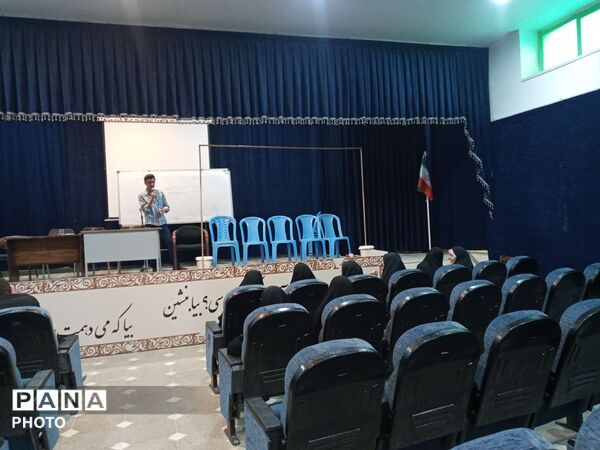 هم اندیشی مسئولان انجمن اسلامی در کانون فرهنگی تربیتی شاهد