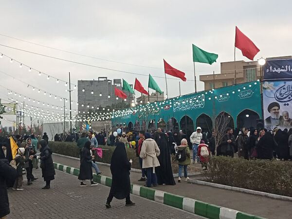 شادپیمایی مردم قم در جشن نیمه شعبان