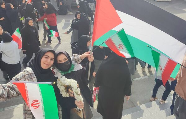 مراسم گرامیداشت شهدای مقاومت در دبیرستان گلشن آزادی مشهد