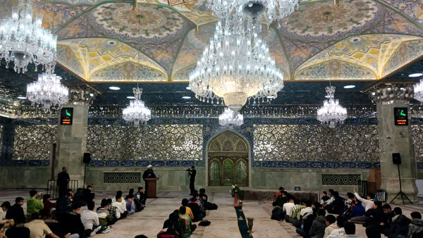 آیین جشن تکلیف دانش‌آموزان دبیرستان شهید غفاری قم
