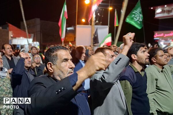 شامگاهی دیگر از حضور گرمه مردمان باشتی در کف خیابان‌ها