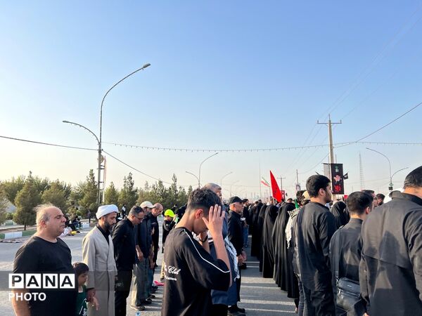  حضور پرشور مردم در وداع و تشییع رهبر انقلاب 