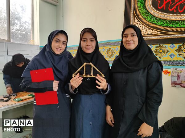 ساخت سازه‌های ماکارونی در دبیرستان معلم تفت