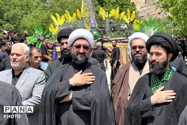 حضور فرماندار و مسئولان فیروزکوه در آیین‌های عاشورایی روستاهای لزور و وشتان
