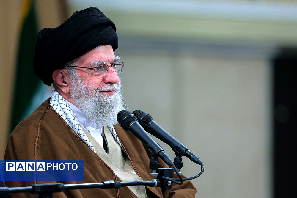 موافقت رهبر انقلاب با عفو و تخفیف مجازات جمعی از محکومان