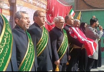 اجرای برنامه نشان ارادت در مدرسه امام حسین ( ع) ناحیه۲