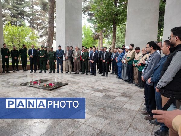 غبارروبی و عطر افشانی مزار شهدا در سملقان