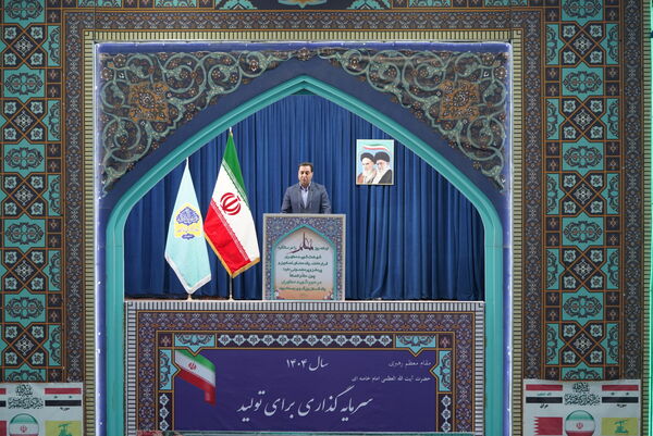 حضور مدیرکل آموزش‌وپرورش استان در نماز جمعۀ شهر اصفهان