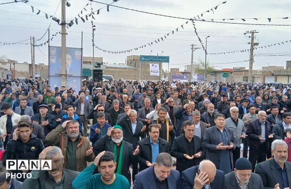 جلوه‌هایی از برگزاری نماز عید سعید فطر در شهر جعفریه قم
