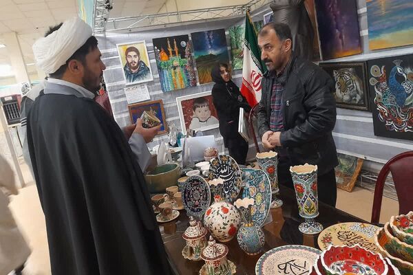 جشن توانمندی زنان  در نمایشگاه بانوان دانشگاه آزاد ملارد