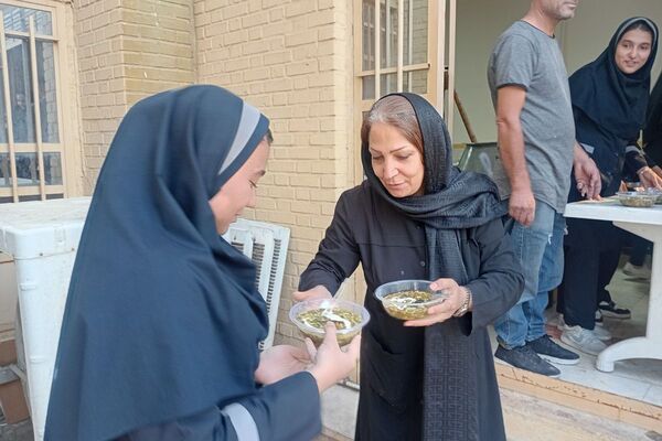برپایی ایستگاه صلواتی و شهادت حضرت زهرا در مدرسه شهید زهره‌وند قرچک 