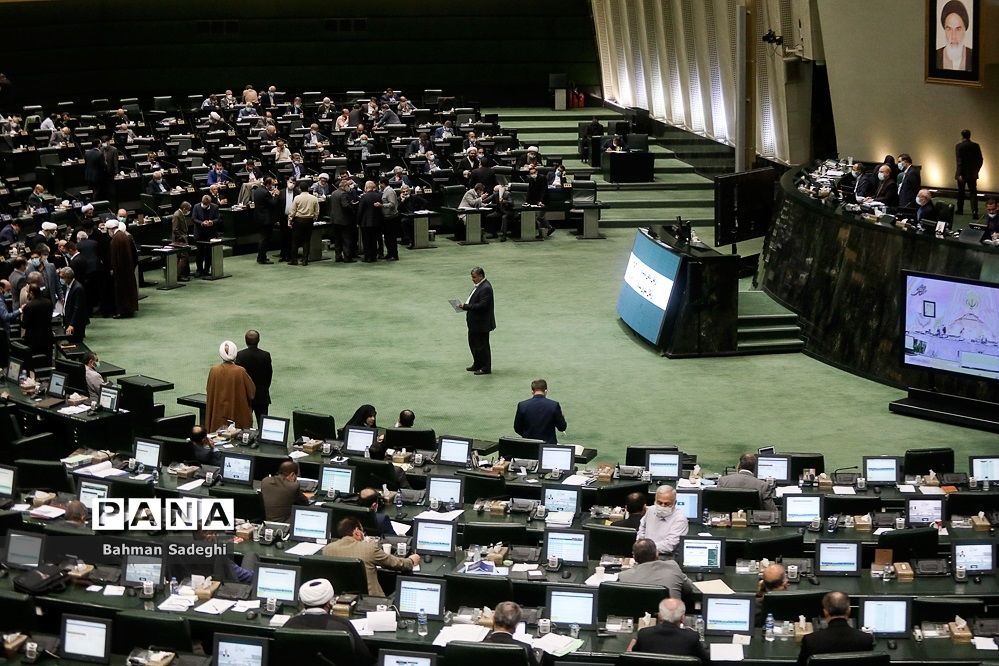 دولت و مجلس باید دست به دست یکدیگر دهند تا طرح‌های فوریتی و زیرساختی به نتیجه برسد