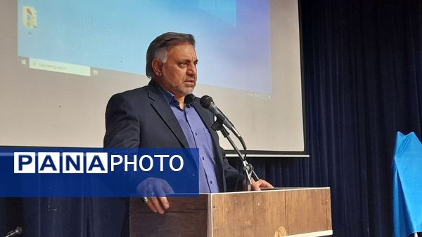 نشست صمیمانه اصحاب فرهنگ‌، هنر و رسانه شهرستان‌های اسلام آباد غرب و دالاهو 