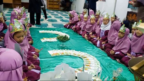 جشن قرآن پایه اول در دبستان دخترانه امام هادی (ع)