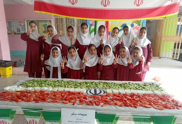 مراسم «صبحانه سالم»  در دبستان دخترانه شهید ابراهیم تنیده بندرعباس