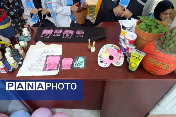 جشنواره فرهنگی‌ هنری‌ ماها در هنرستان سیدالشهدا