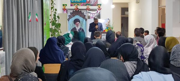 برگزاری جلسه انجمن اولیا و مربیان در دبستان هیات امنایی قرآنی مبین شیروان