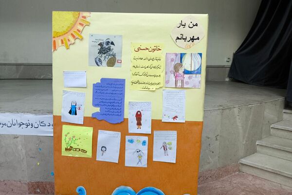 کافه کتاب کانون پرورش فکری اندیشه میزبان شاعر نوجوان