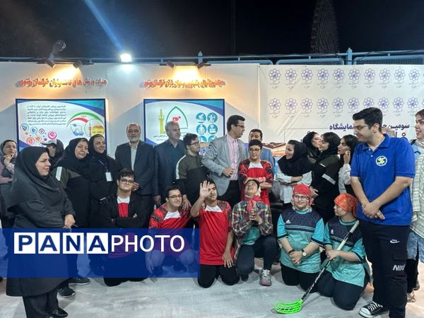 فعالیت غرفه منطقه ۱۰ شهرداری مشهد مقدس در جشنواره خانواده ورزش 