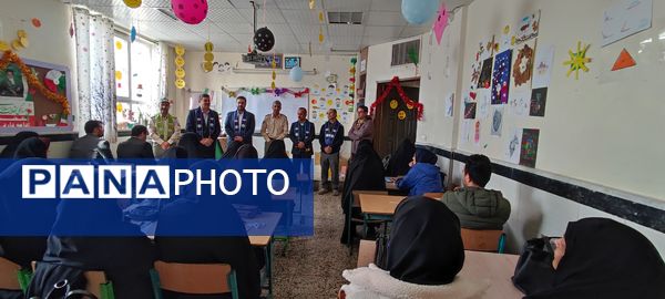 بازدید مدیر سازمان دانش‌آموزی خراسان شمالی از کلاس‌های ضمن خدمت سازمان‌دانش‌آموزی